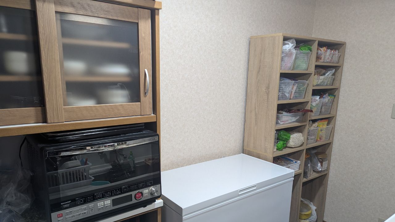 冷凍ストッカー